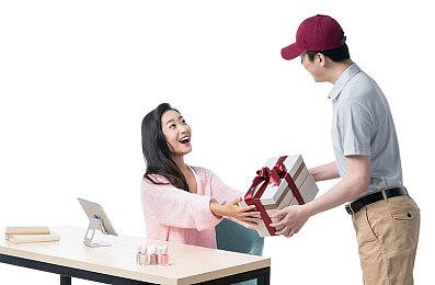 《街霸6》追加角色“艾琳娜”登场  6月5日同步NS2上线